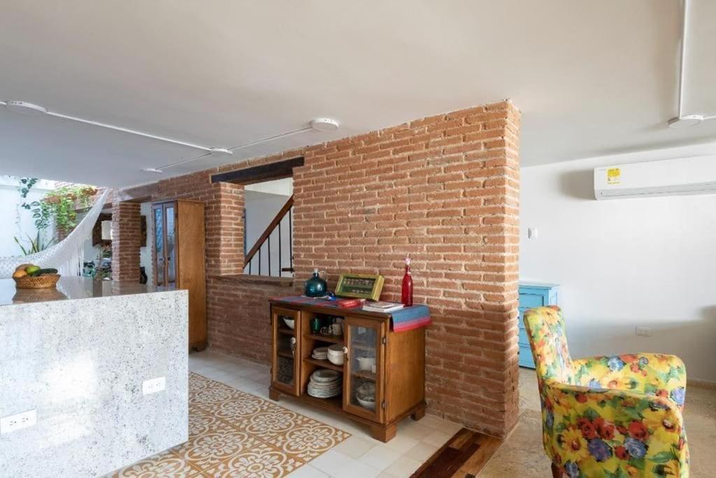 Charming Old Loft With Jacuzzi! Apartment