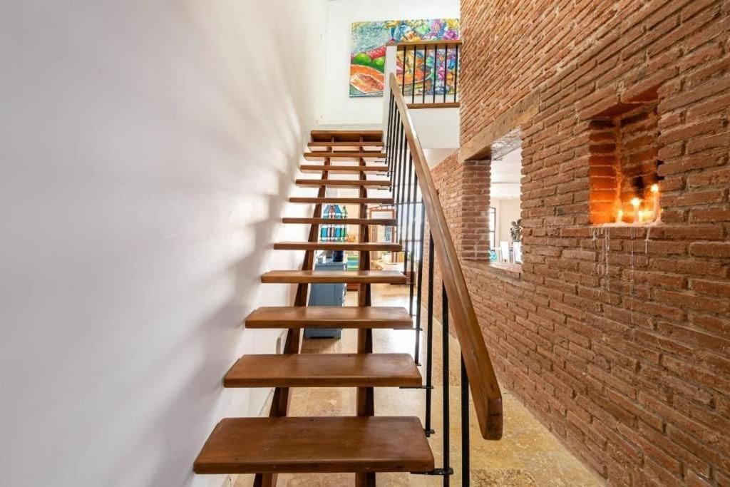 Charming Old Loft With Jacuzzi! Apartment