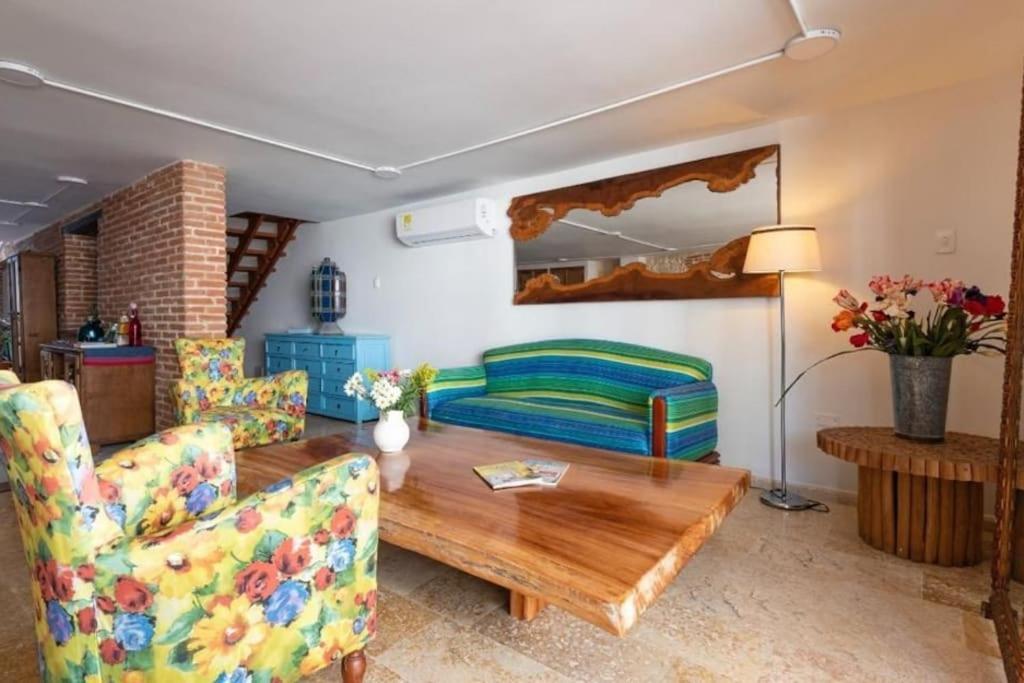 Charming Old Loft With Jacuzzi! Apartment *